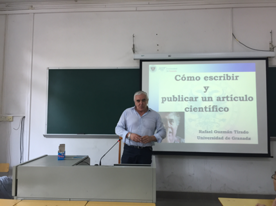 拉斐尔·古斯曼·蒂拉多教授